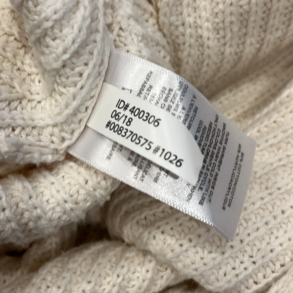 Express Oversized Boyfriend V Neck Sweater Cream XXS - Picture 8 of 9